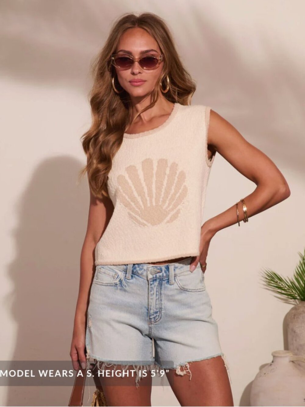 Tide Treasure Knit Graphic Seashell Tank Top | Vici